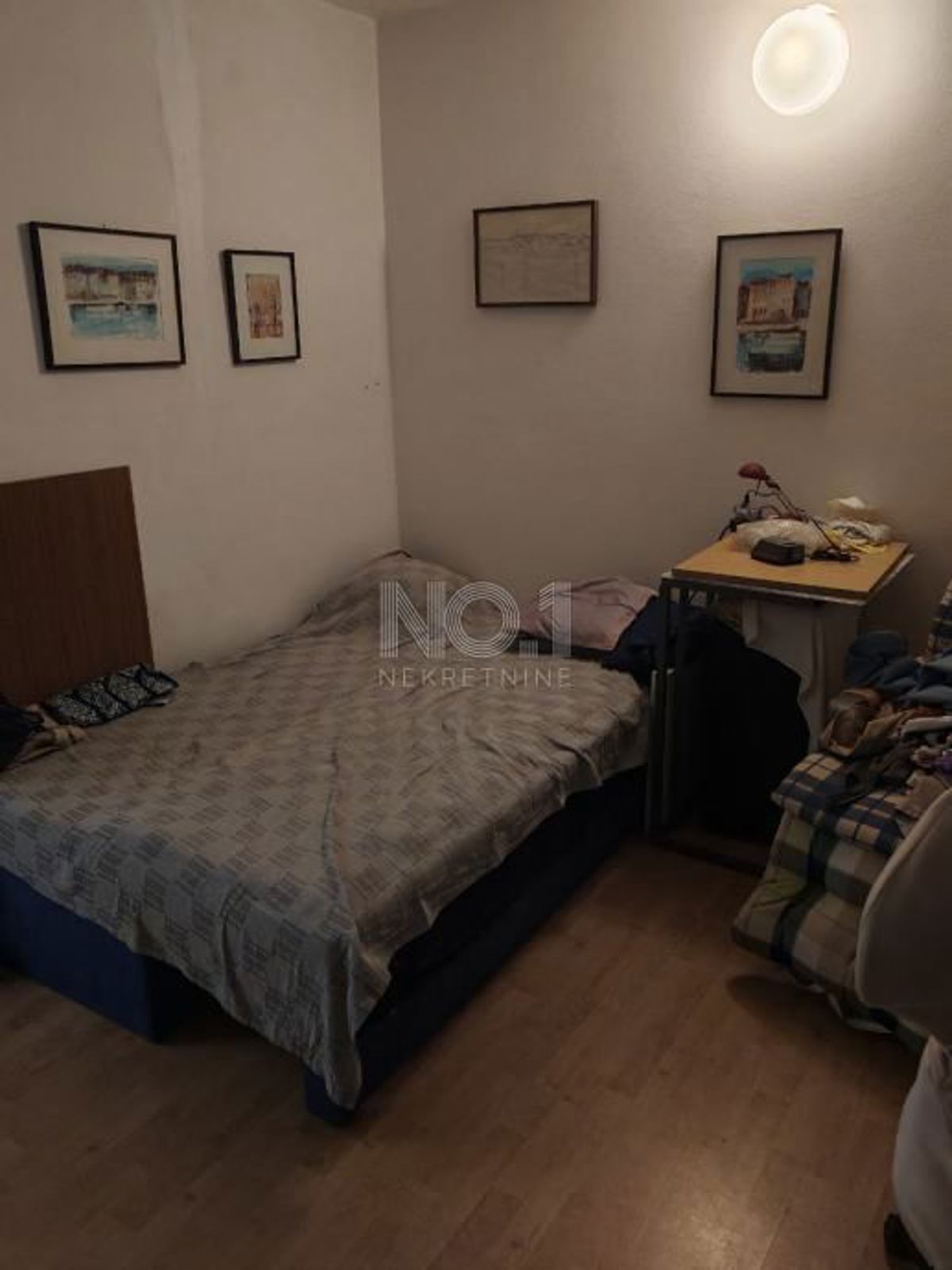 Novigrad - prostorno stanovanje z vrtom v mirnem delu Marede