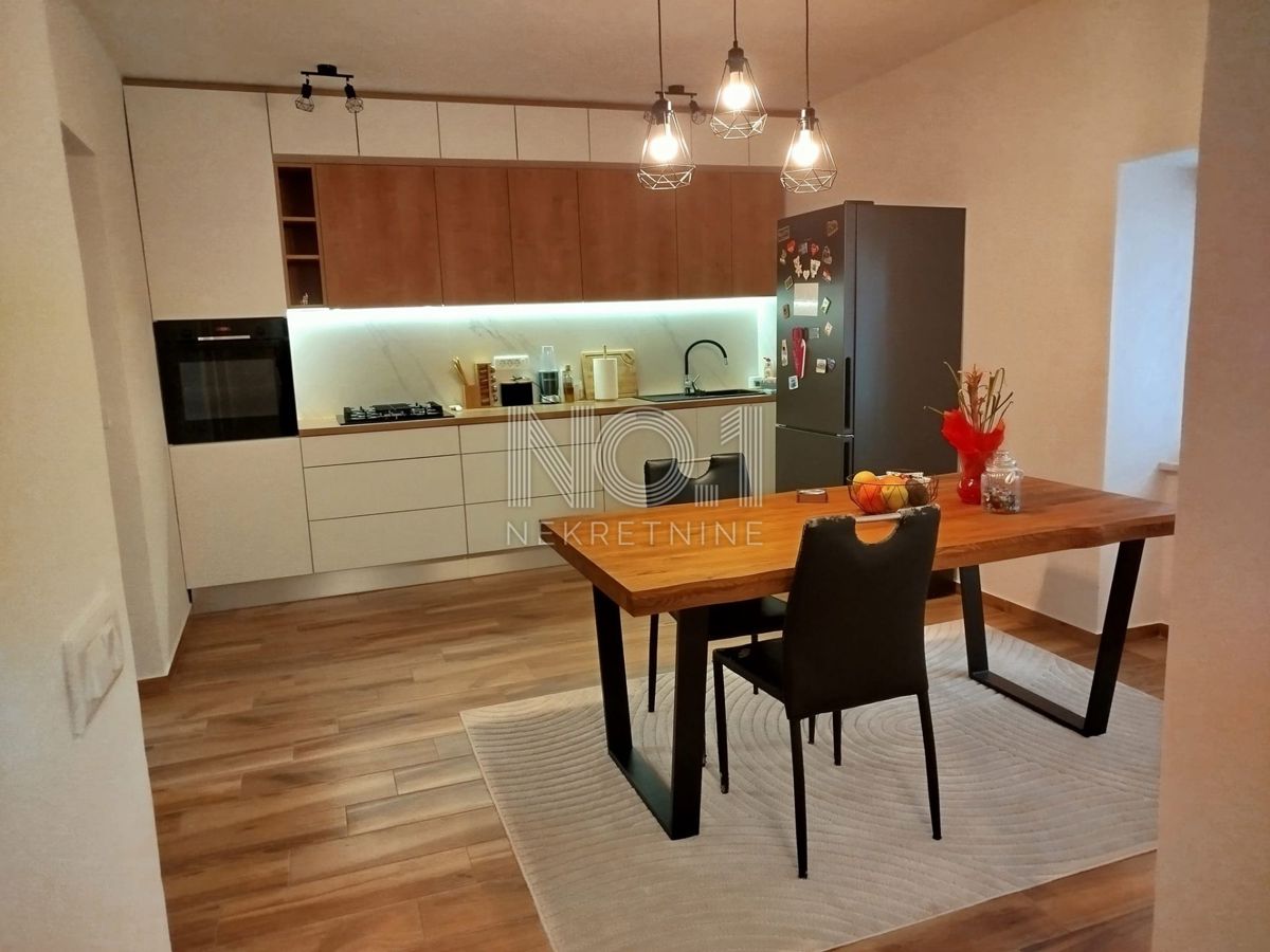 Vodnjan - prenovljena kamnita hiša v samem centru
