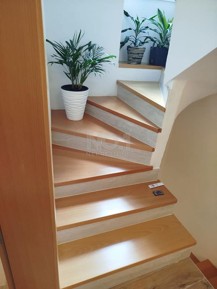 Vodnjan - prenovljena kamnita hiša v samem centru