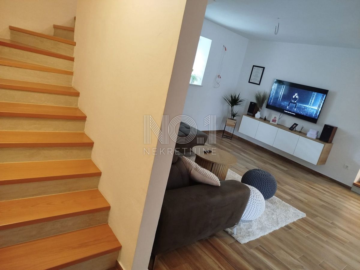 Vodnjan - prenovljena kamnita hiša v samem centru