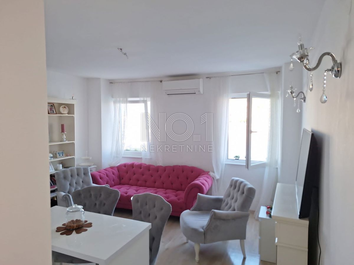 Mali Lošinj - hiša za prodajo, 1. red do morja!