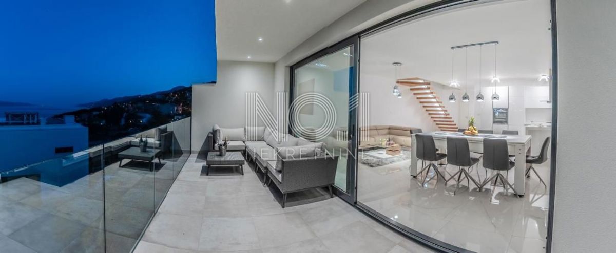 Pobri - prodaja penthousea z bazenom