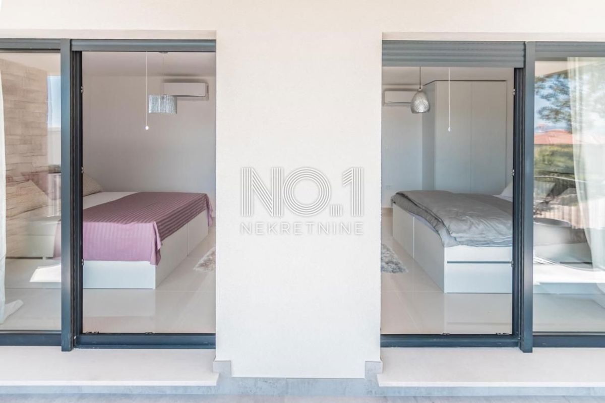 Pobri - prodaja penthousea z bazenom