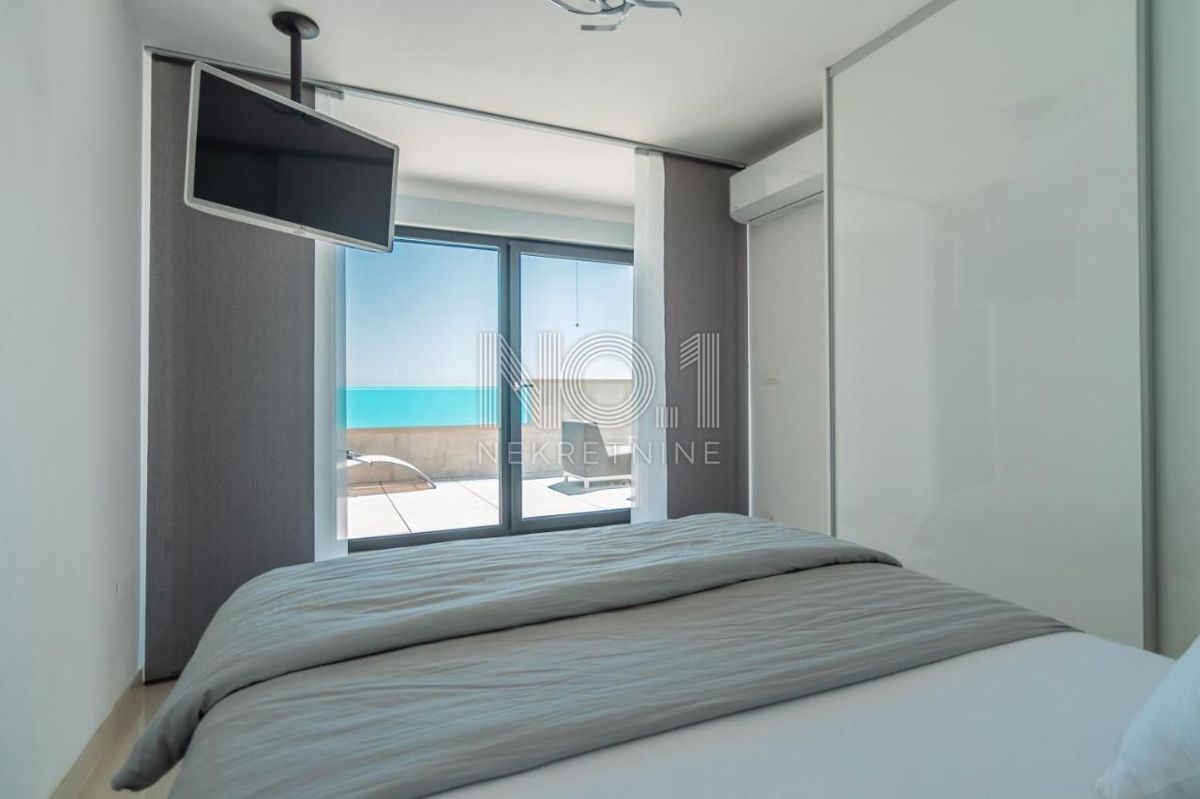 Pobri - prodaja penthousea z bazenom