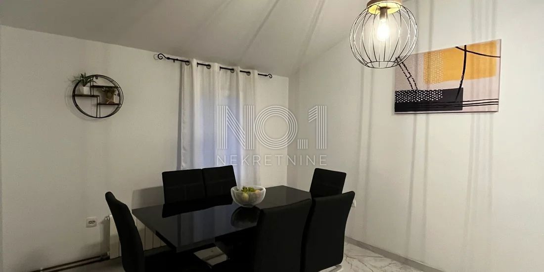 Malinska - prodaja hiše s 5 apartmaji za investicijo