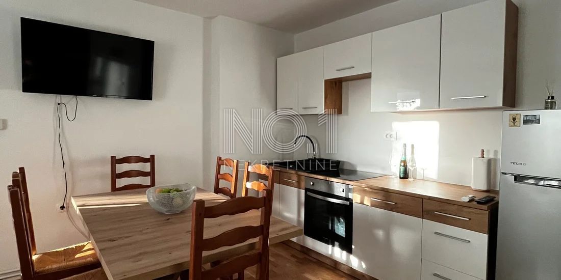 Malinska - prodaja hiše s 5 apartmaji za investicijo