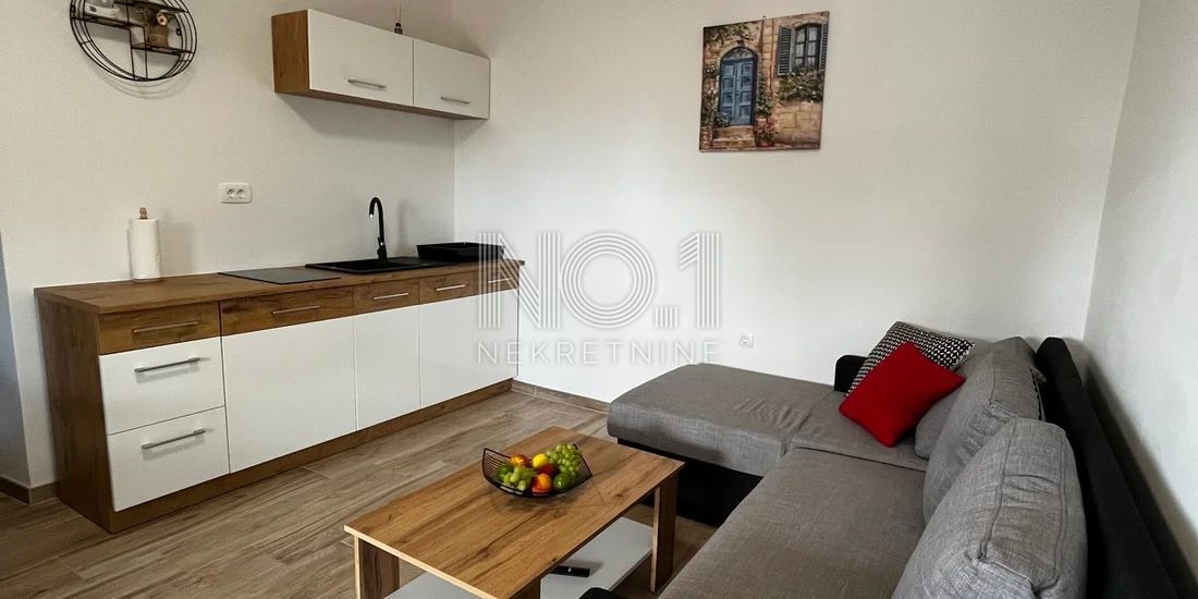 Malinska - prodaja hiše s 5 apartmaji za investicijo