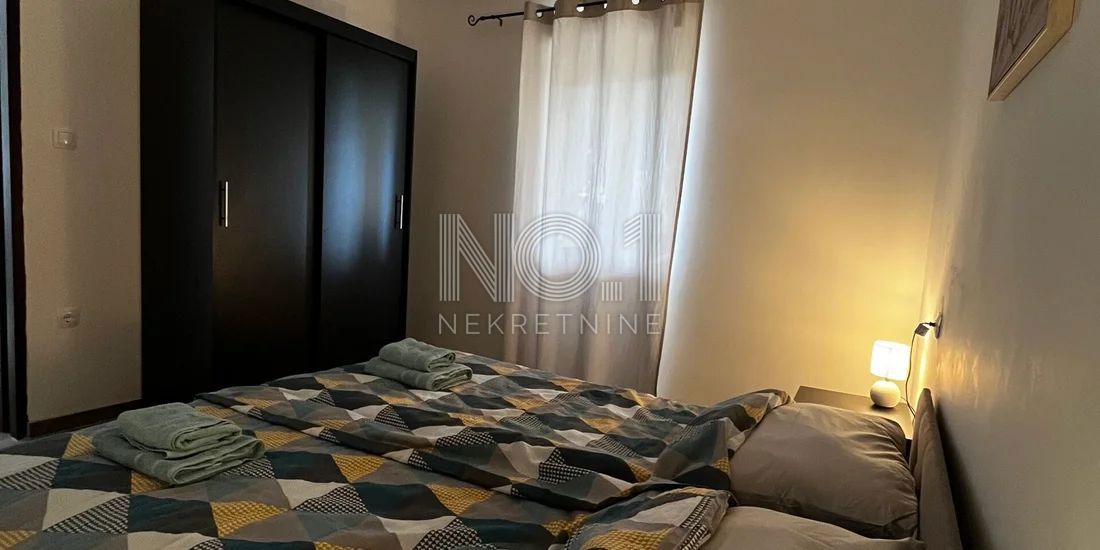 Malinska - prodaja hiše s 5 apartmaji za investicijo