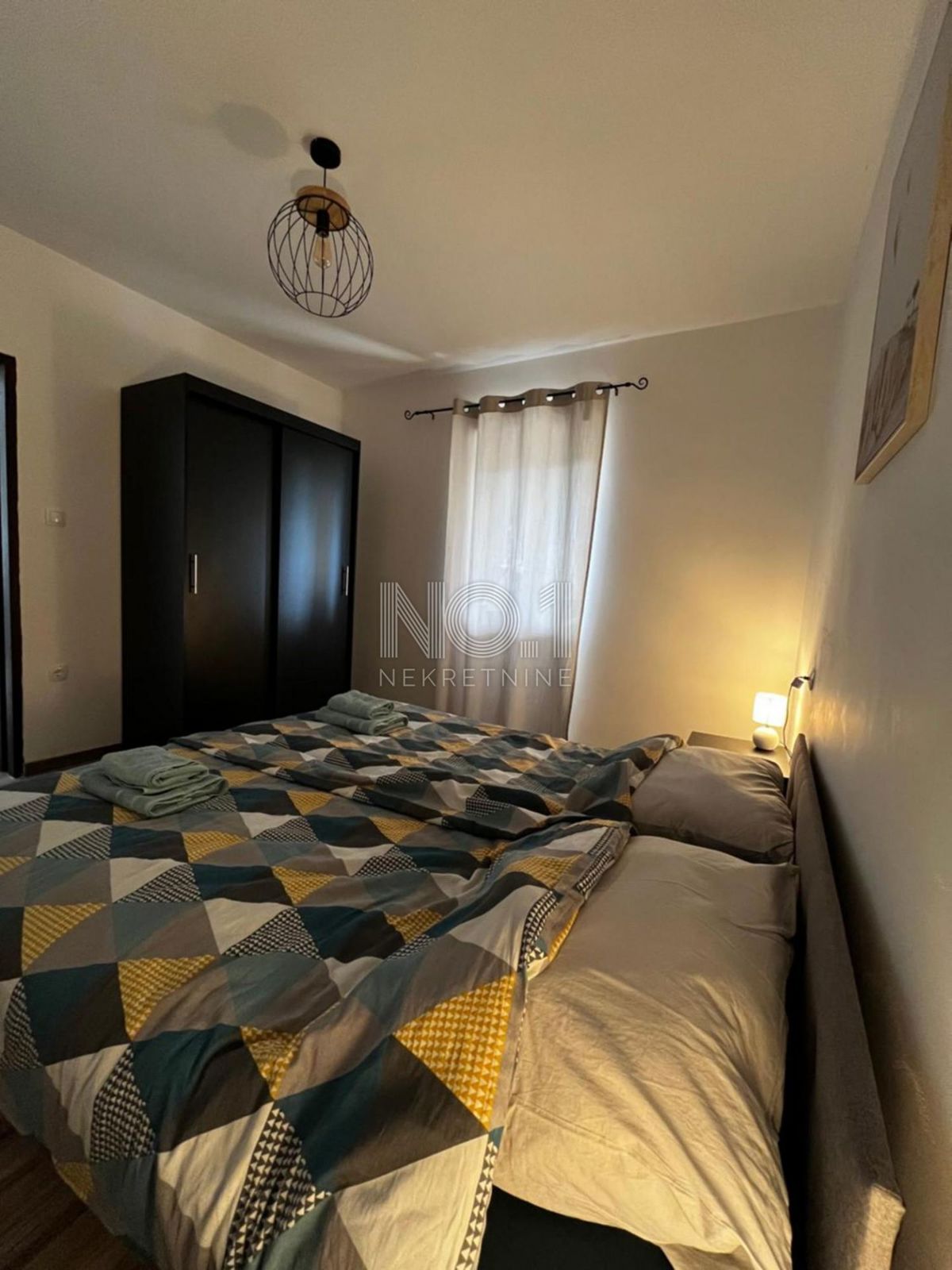 Malinska - prodaja hiše s 5 apartmaji za investicijo