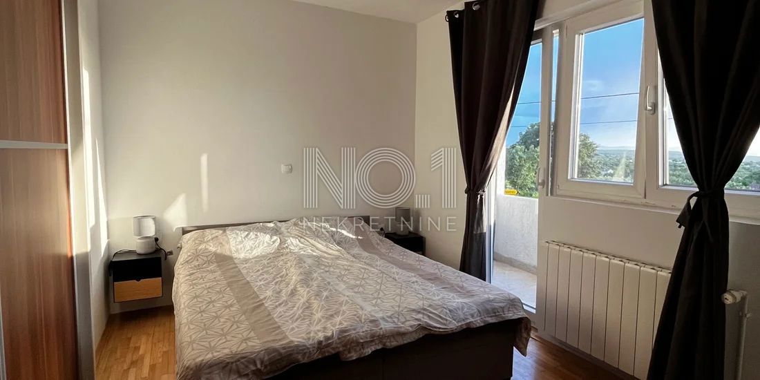 Malinska - prodaja hiše s 5 apartmaji za investicijo