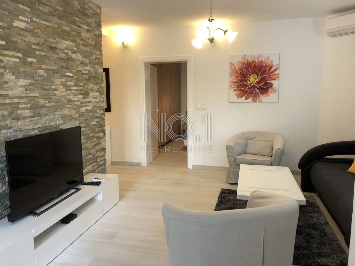 Opatija, okolica - prodamo vilo z 8 apartmaji