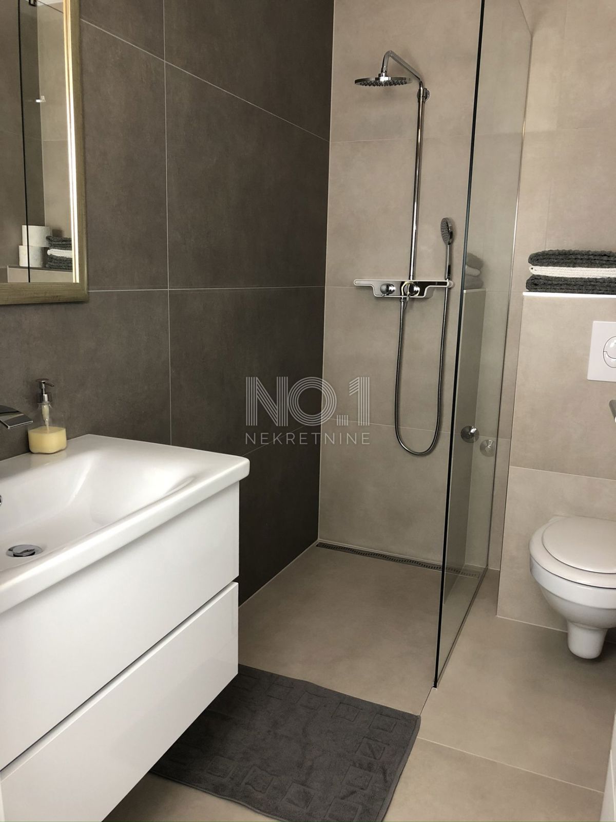 Opatija, okolica - prodamo vilo z 8 apartmaji