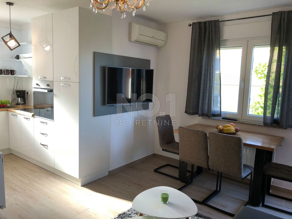 Opatija, okolica - prodamo vilo z 8 apartmaji
