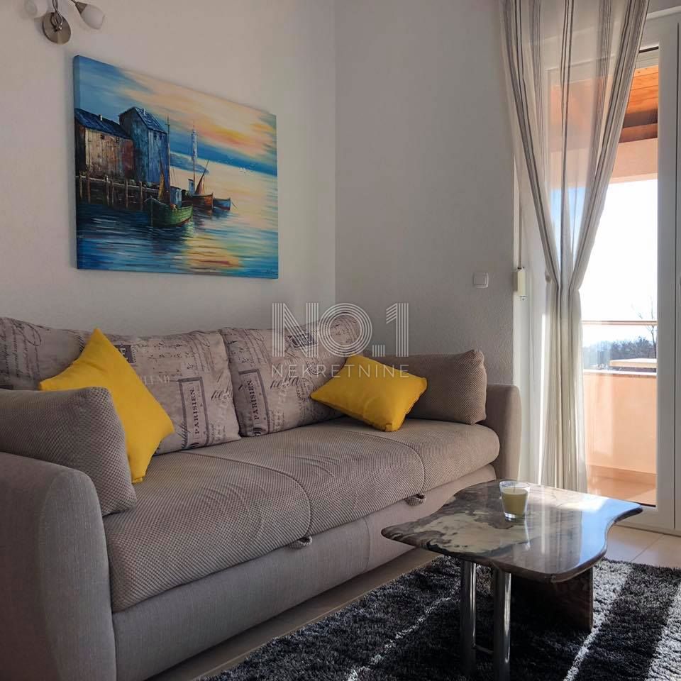 Opatija, okolica - prodamo vilo z 8 apartmaji