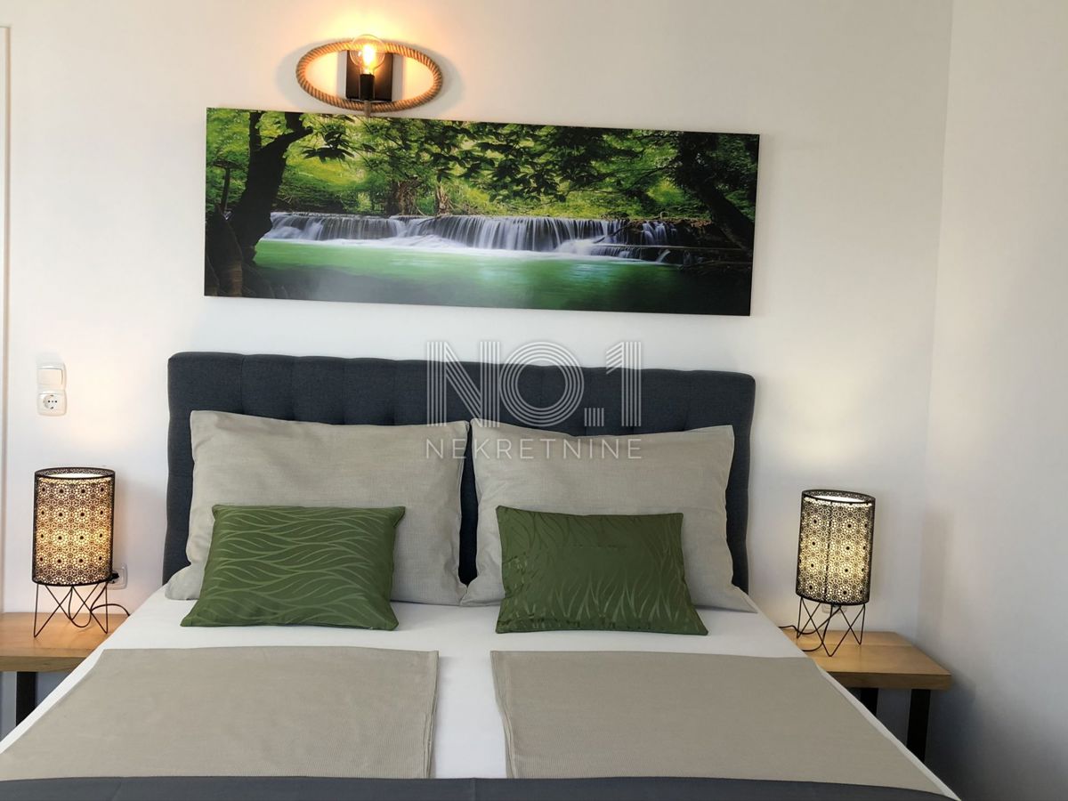 Opatija, okolica - prodamo vilo z 8 apartmaji
