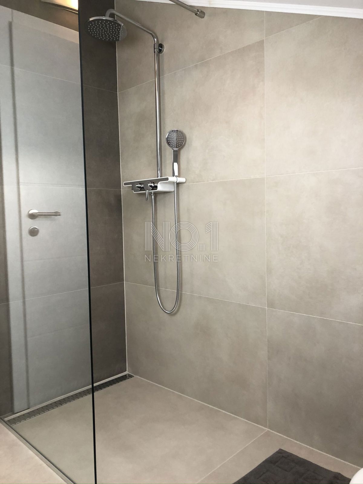 Opatija, okolica - prodamo vilo z 8 apartmaji