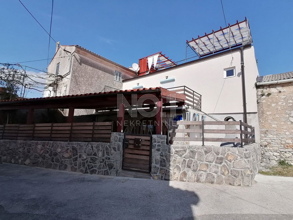 Krk, Pinezići - vila z bazenom in savno