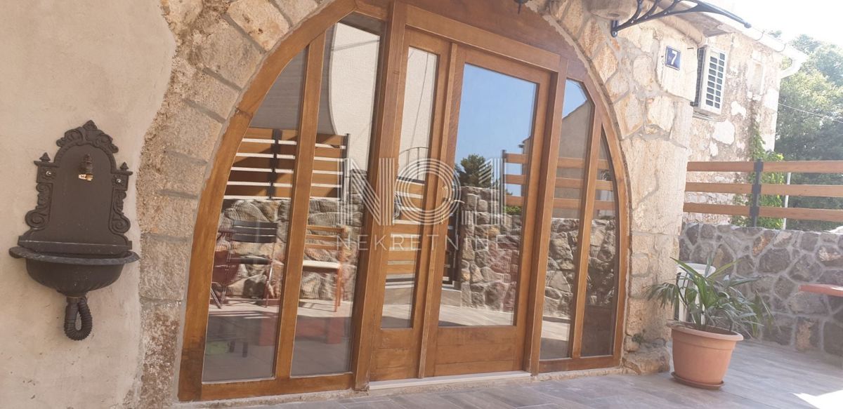 Krk, Pinezići - vila z bazenom in savno
