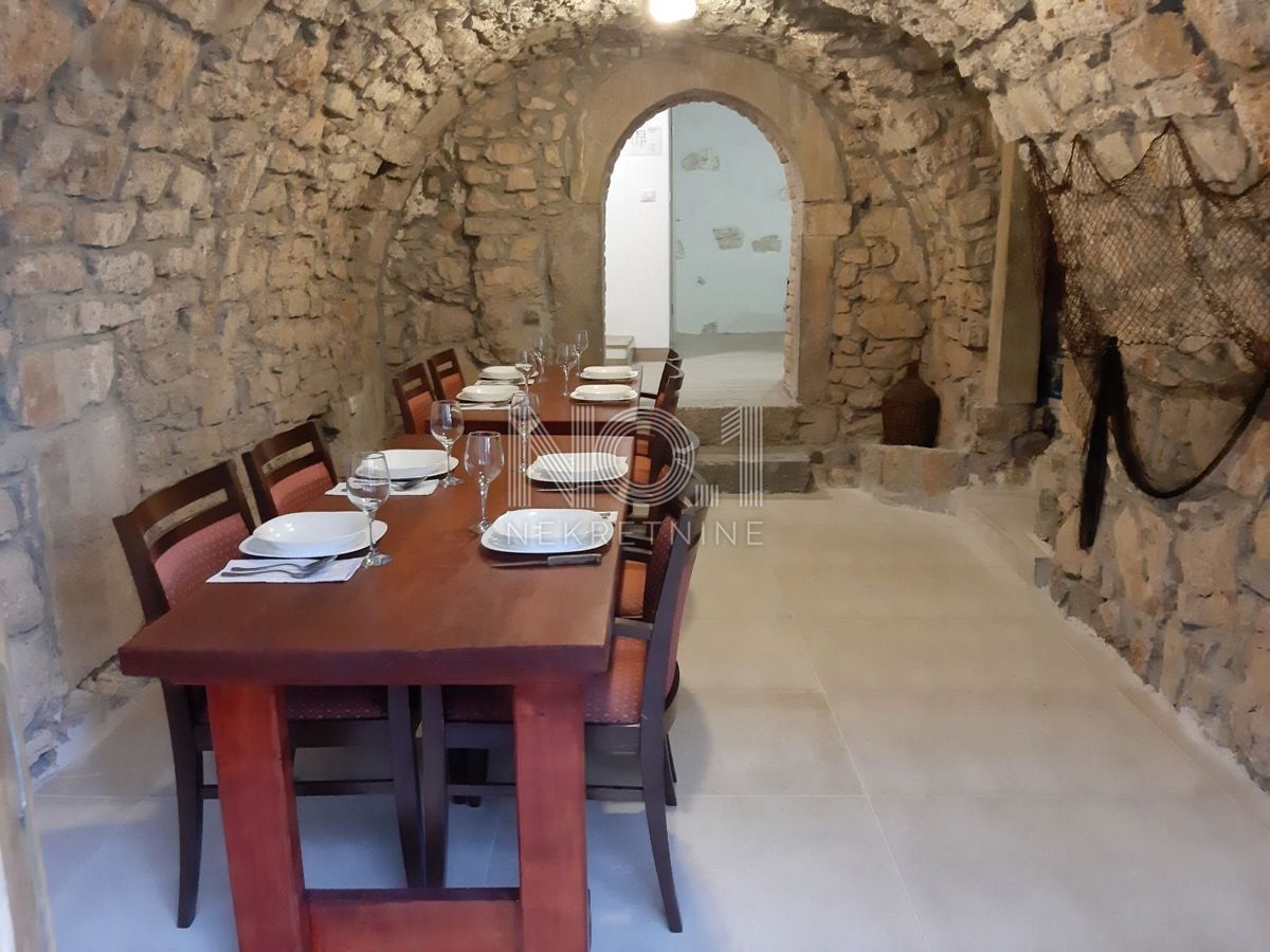 Krk, Pinezići - vila z bazenom in savno