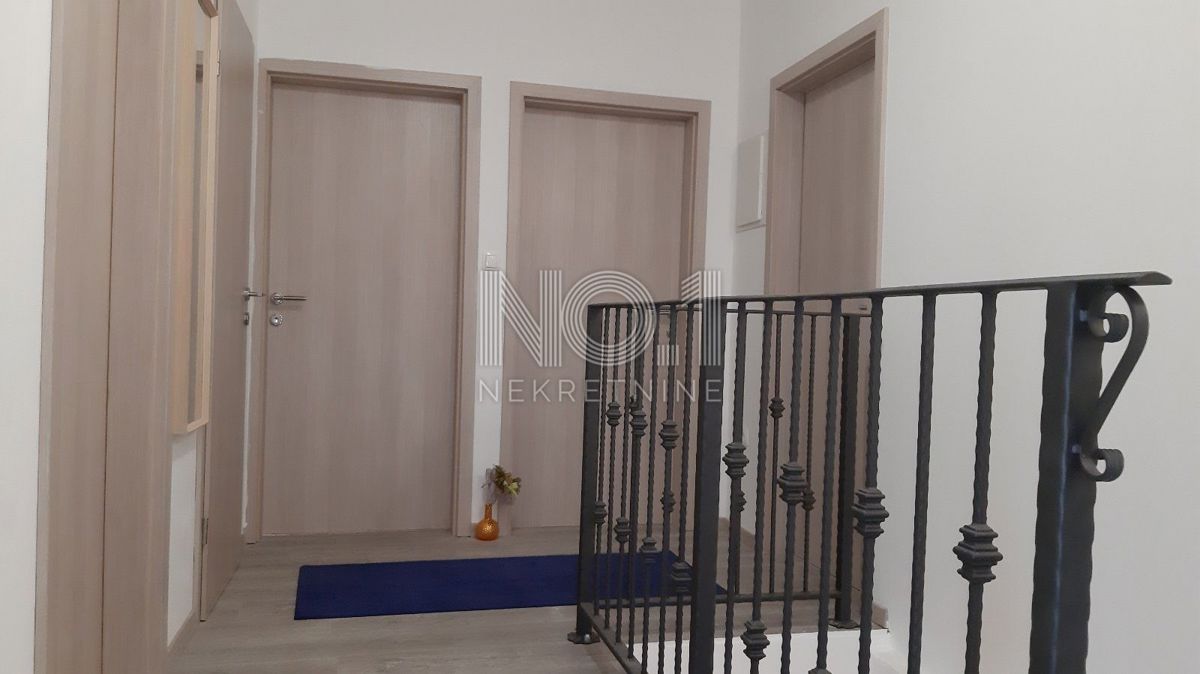 Krk, Pinezići - vila z bazenom in savno