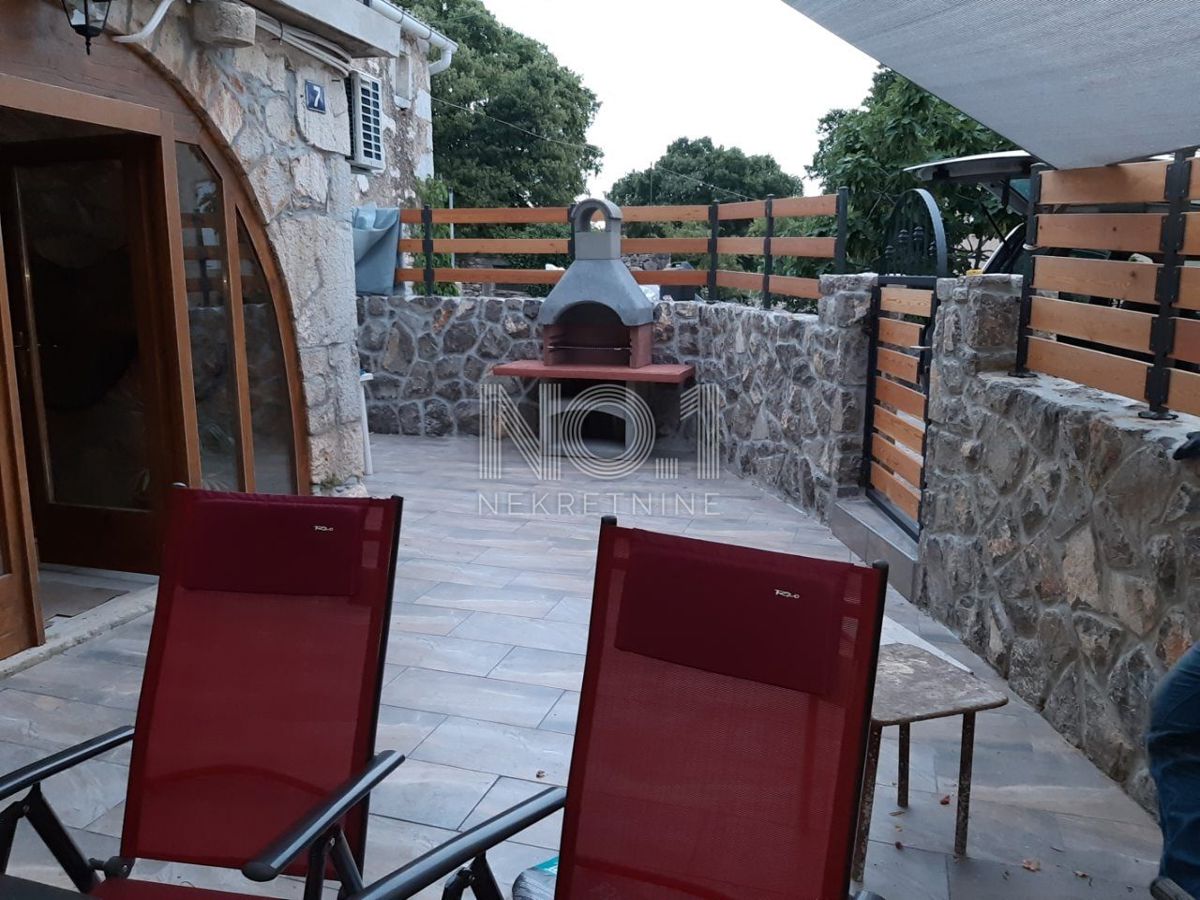Krk, Pinezići - vila z bazenom in savno