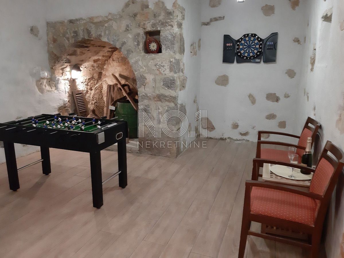 Krk, Pinezići - vila z bazenom in savno