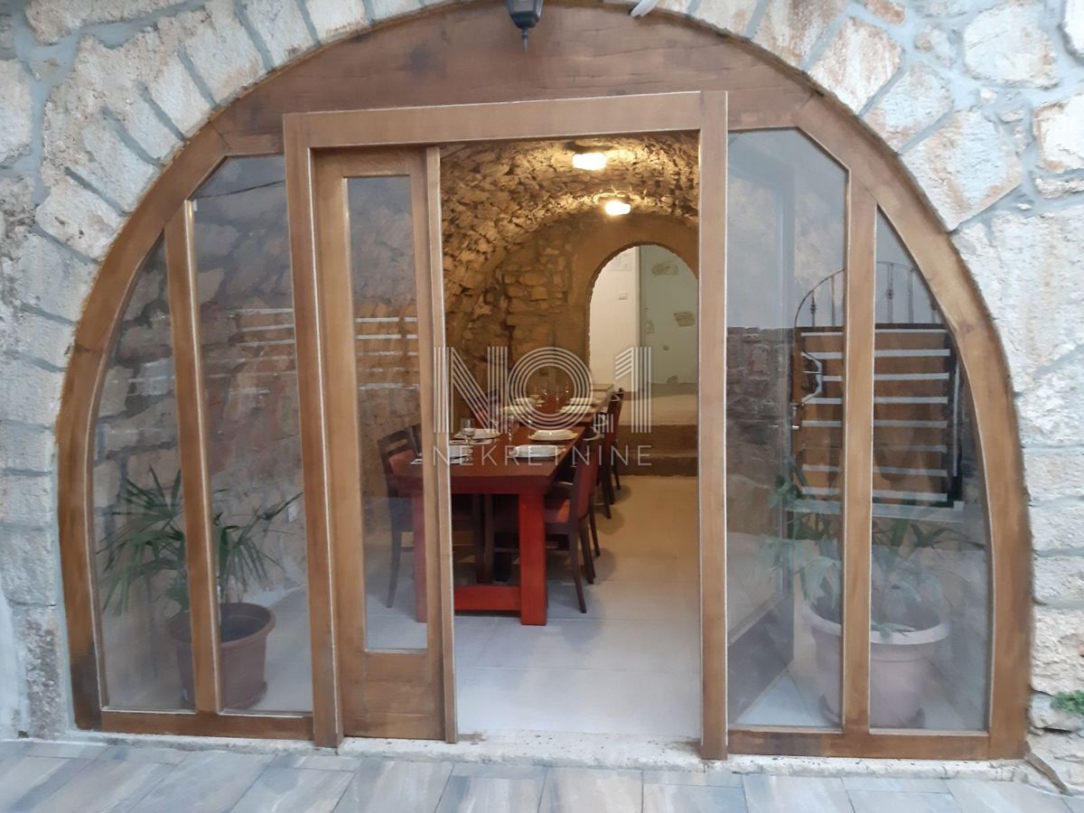 Krk, Pinezići - vila z bazenom in savno