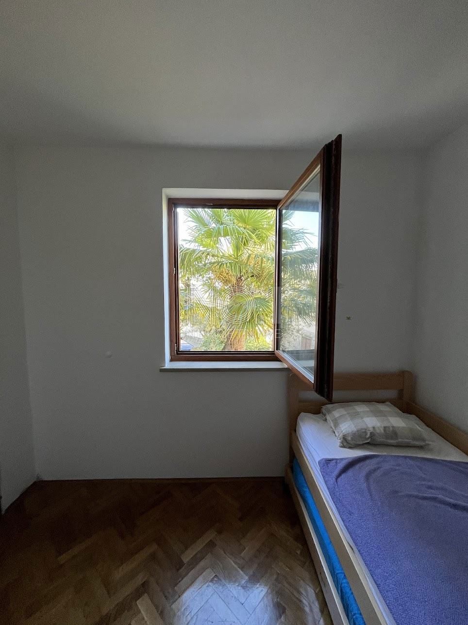 Malinska - prodaja enosobnega apartmaja z balkonom