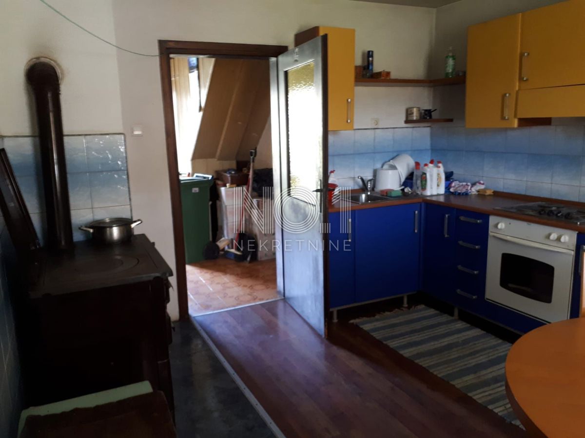 Čabar - prodaja vseljive hiše z malo vložka