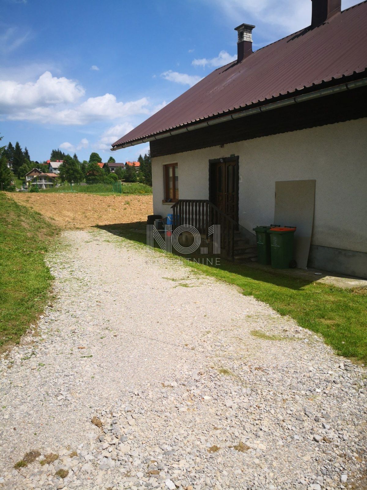 Čabar - prodaja vseljive hiše z malo vložka