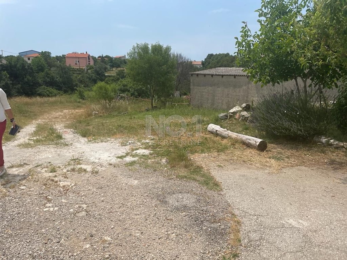 Vodnjan - prodaja gradbenega zemljišča s potencialom