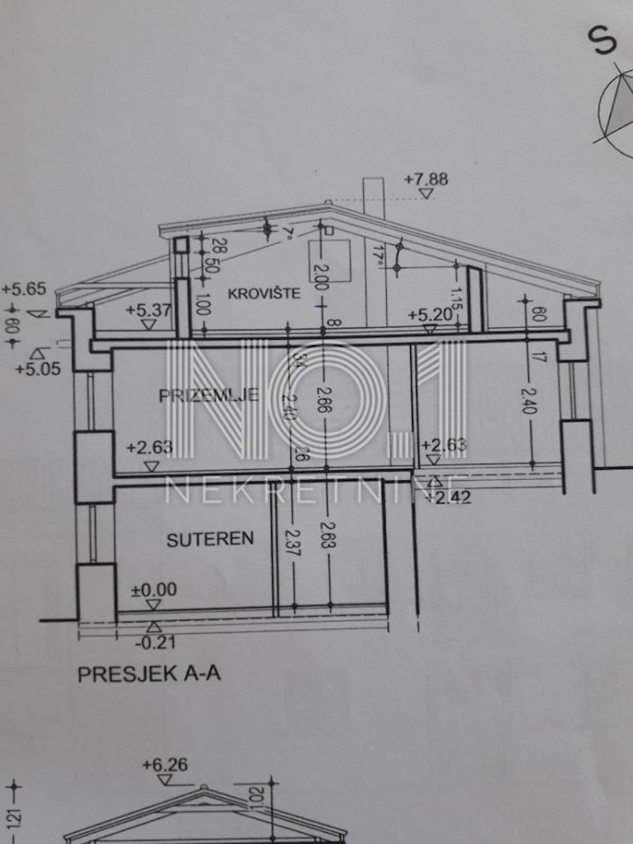 Kostrena - hiša s 5 apartmaji