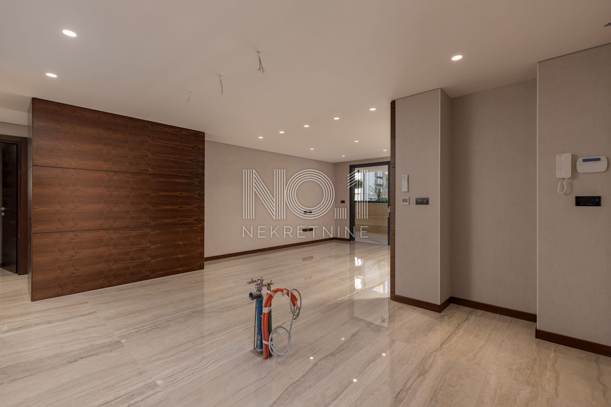 Malinska - apartma z bazenom v novogradnji