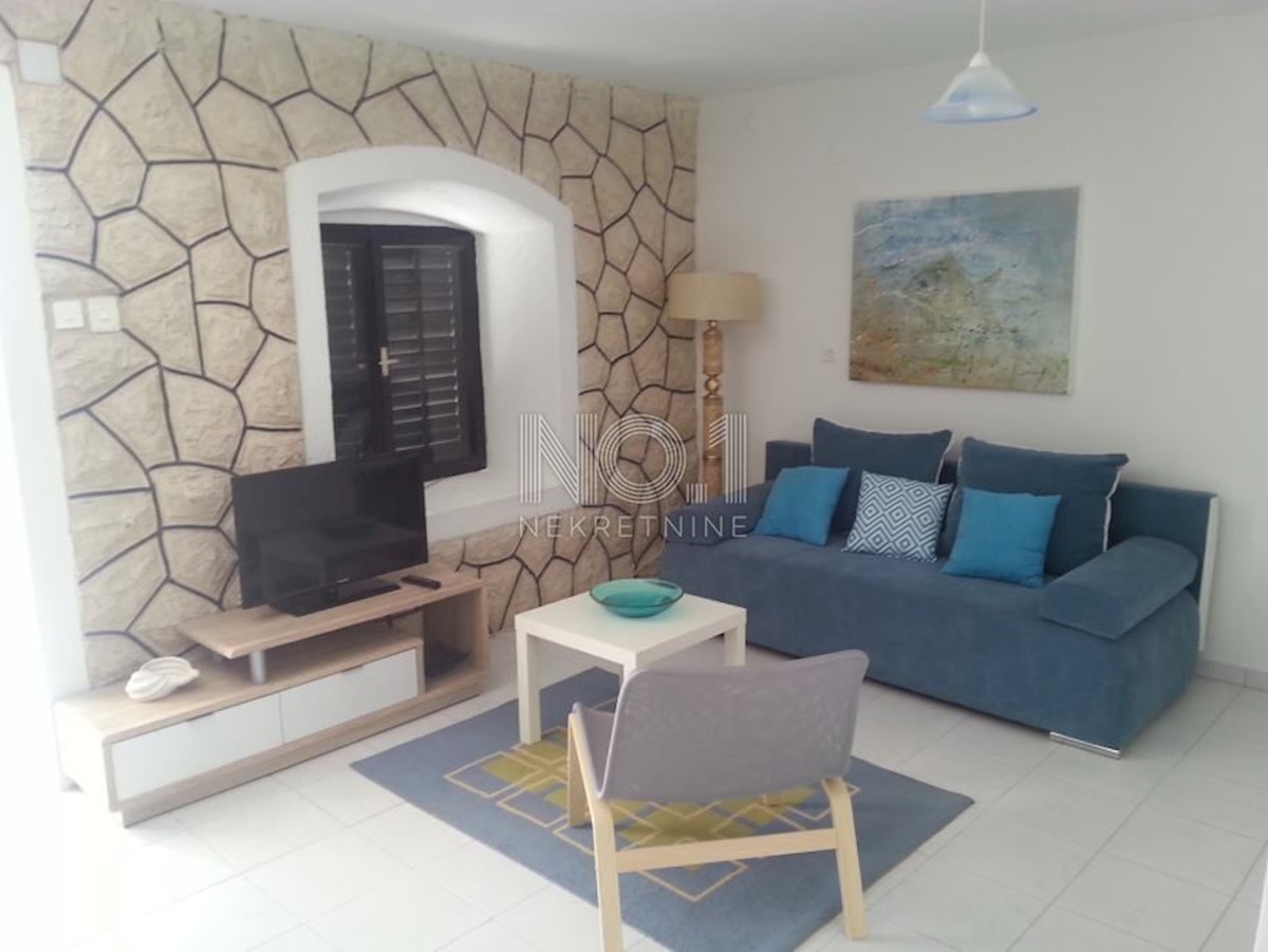 Crikvenica - hiša z veliko potenciala!