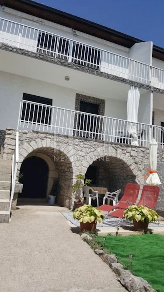 Crikvenica - hiša z veliko potenciala!
