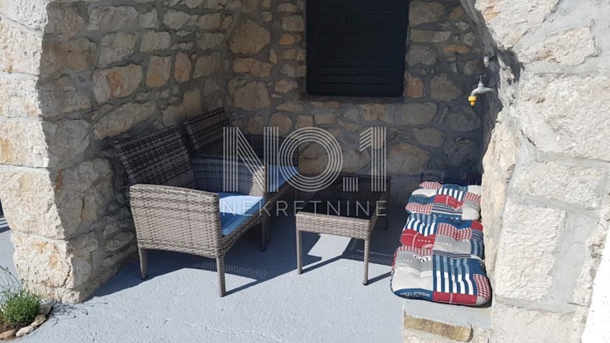 Crikvenica - hiša z veliko potenciala!