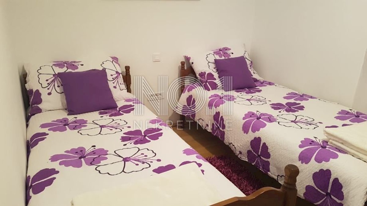 Crikvenica - hiša z veliko potenciala!