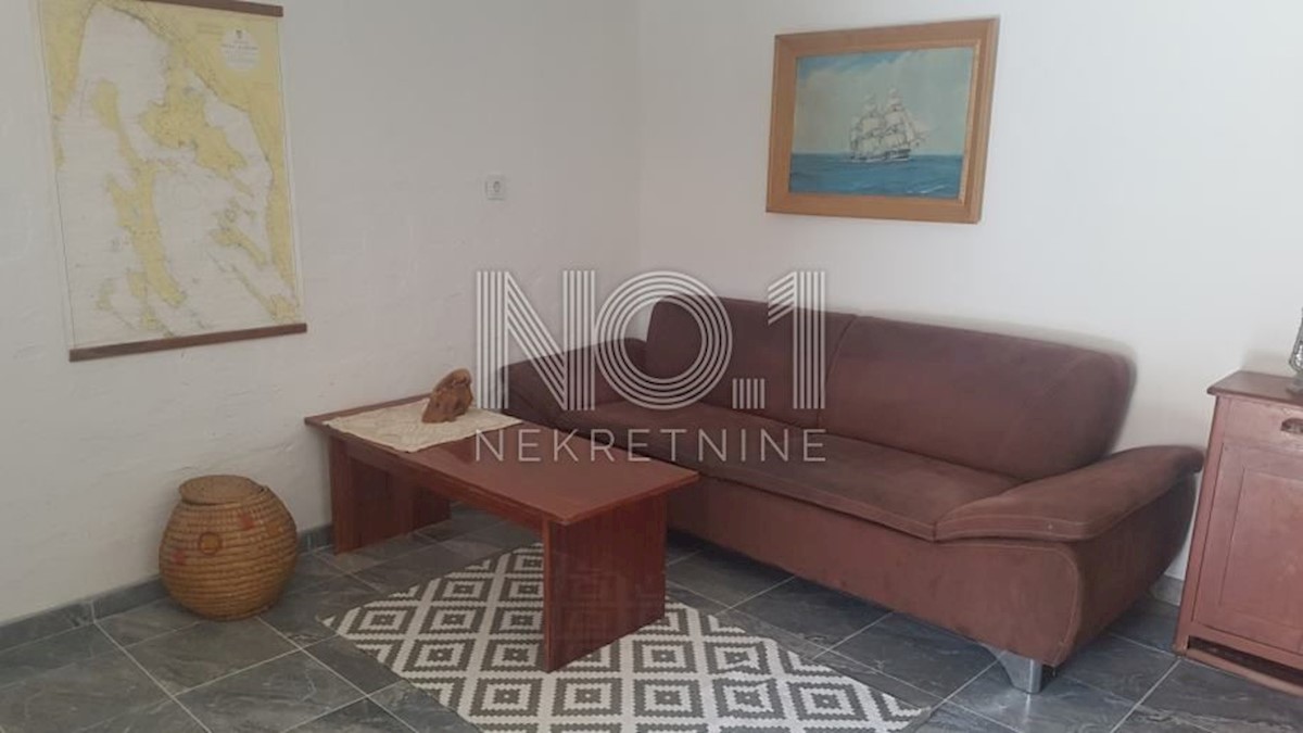 Crikvenica - hiša z veliko potenciala!