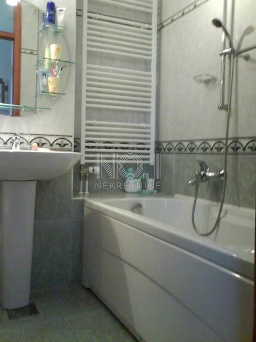 Škurinje - prodaja dvoetažnega apartmaja s pogledom na morje