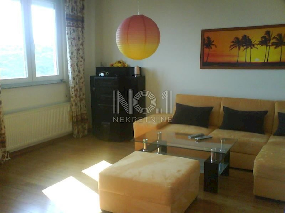 Škurinje - prodaja dvoetažnega apartmaja s pogledom na morje