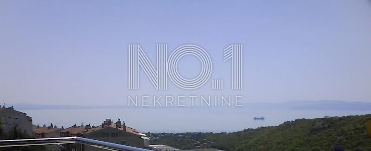 Škurinje - prodaja dvoetažnega apartmaja s pogledom na morje