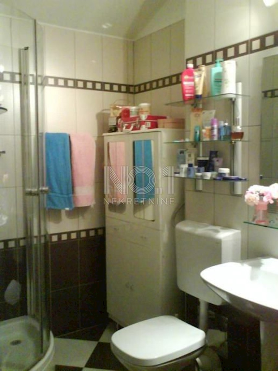Škurinje - prodaja dvoetažnega apartmaja s pogledom na morje