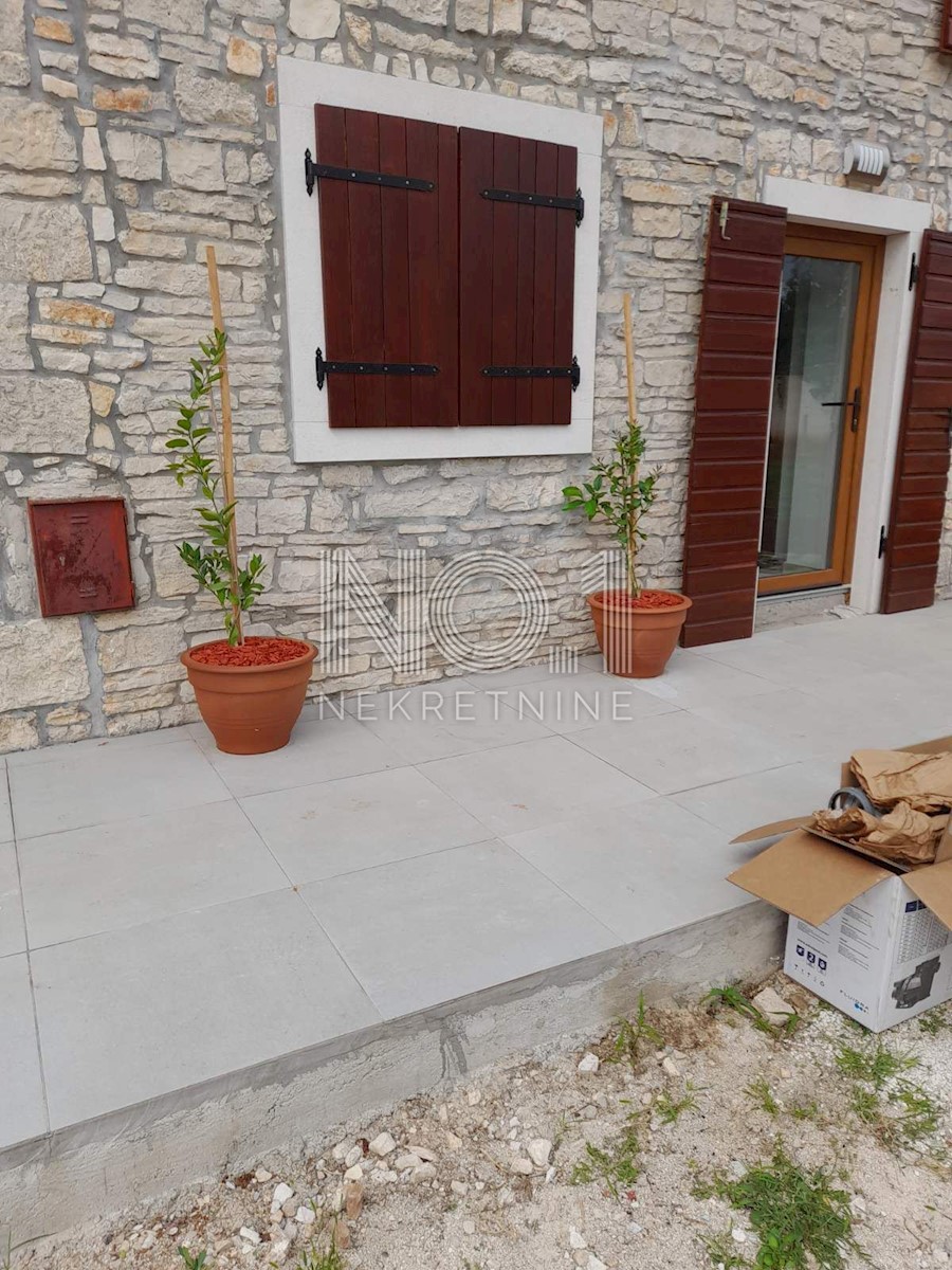 Čabrunići - prodaja nove kamnite stavbe v rustikalnem stilu