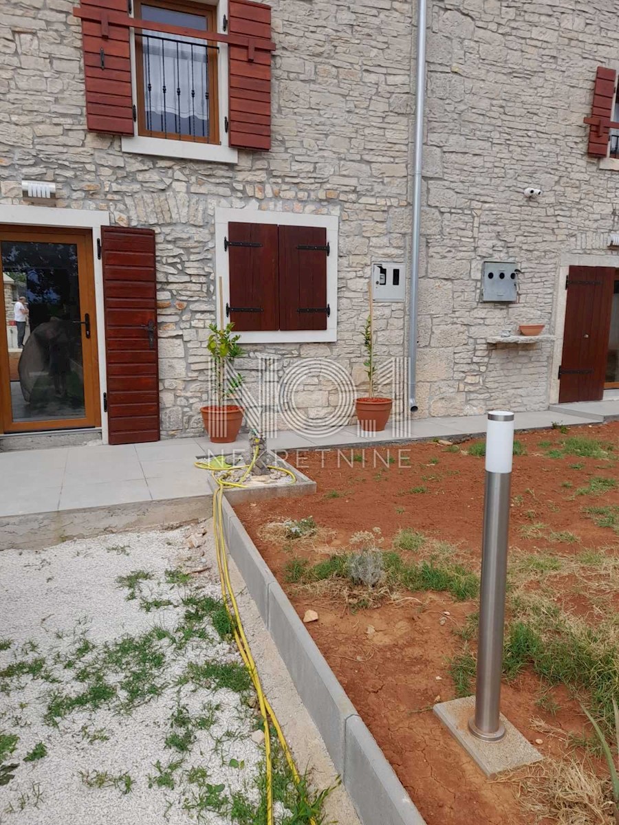Čabrunići - prodaja nove kamnite stavbe v rustikalnem stilu