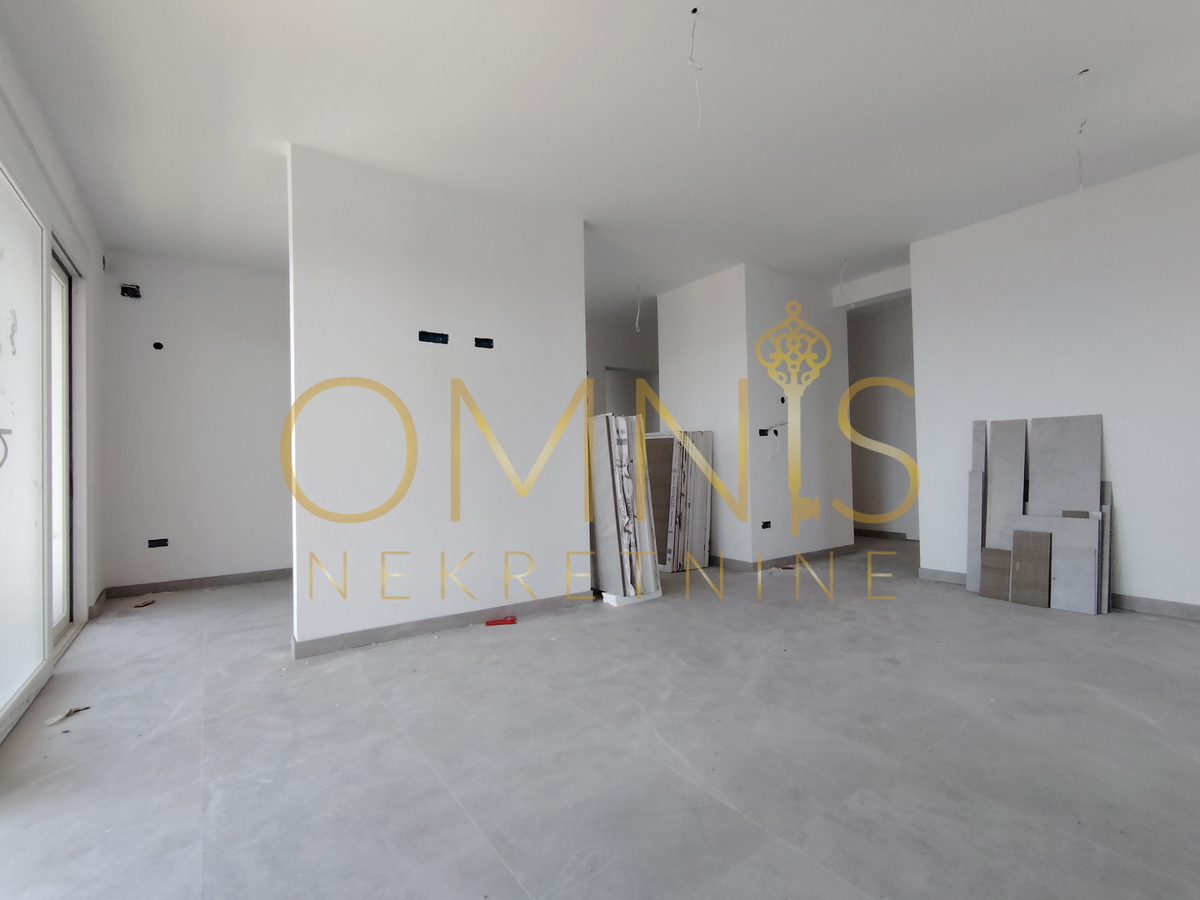 Stanovanje z razgledom na morje in velikimi balkoni – 126 m²