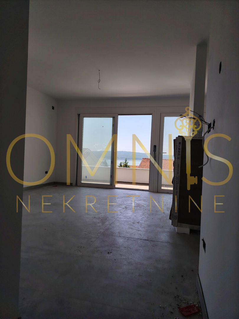 Stanovanje z razgledom na morje in velikimi balkoni – 126 m²