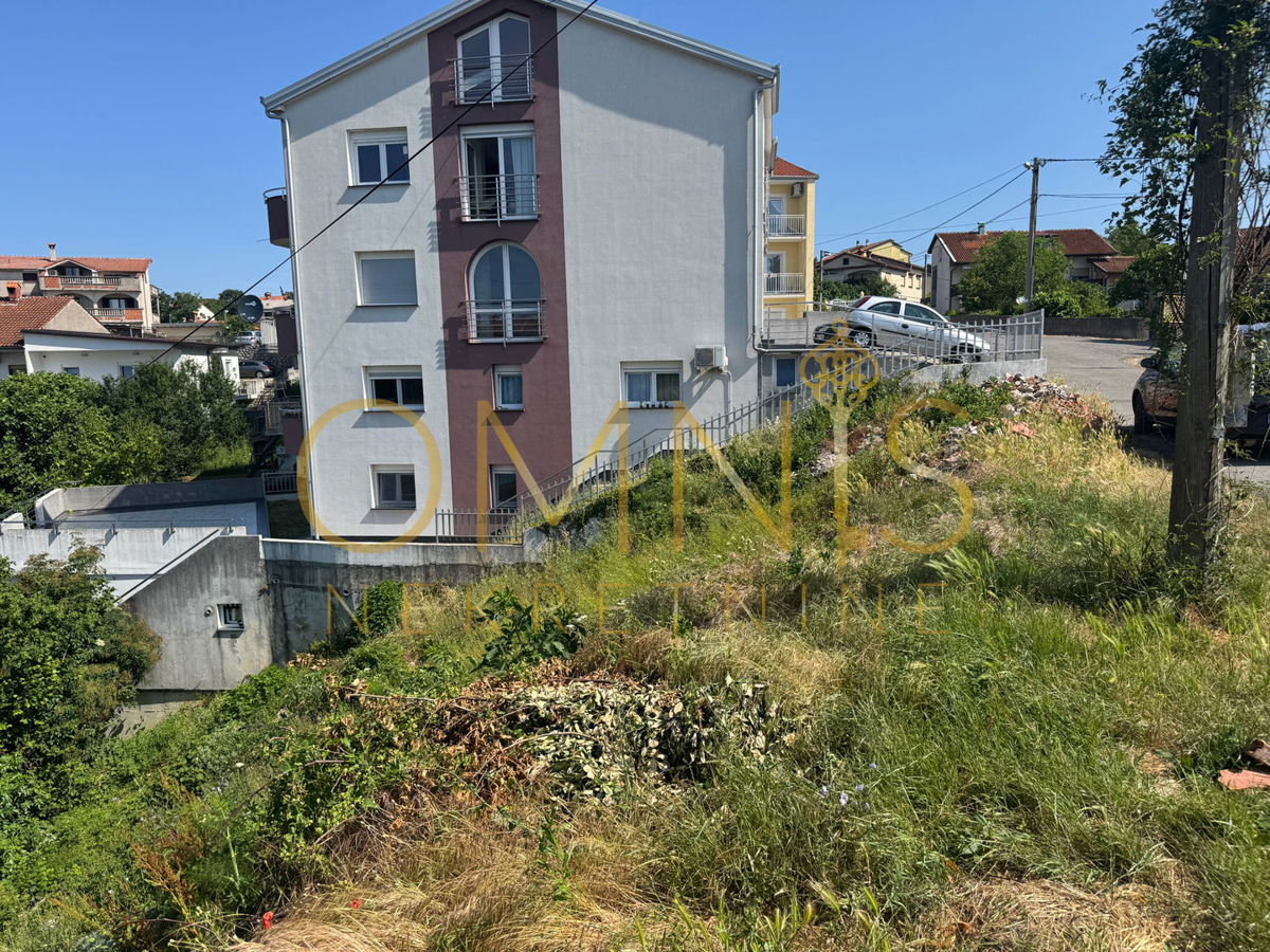 Gradbeno zemljišče 1077 m² – Mariniči, odlična lega