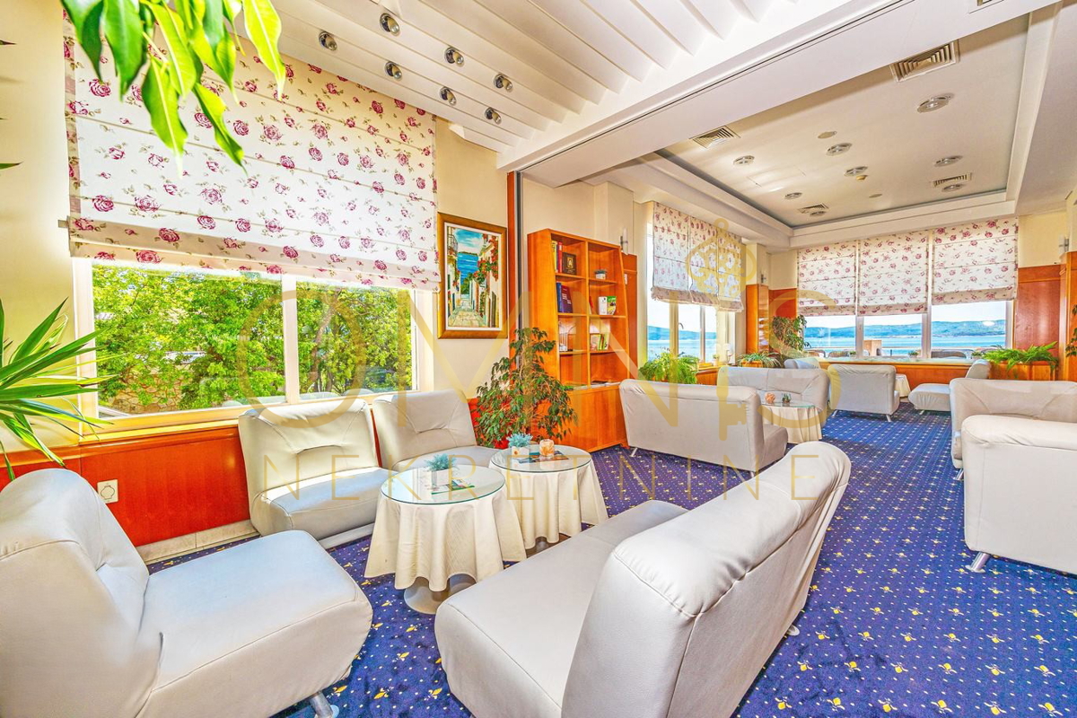 Hotel 4*, prvi vrsta ob morju – Crikvenica / Selce