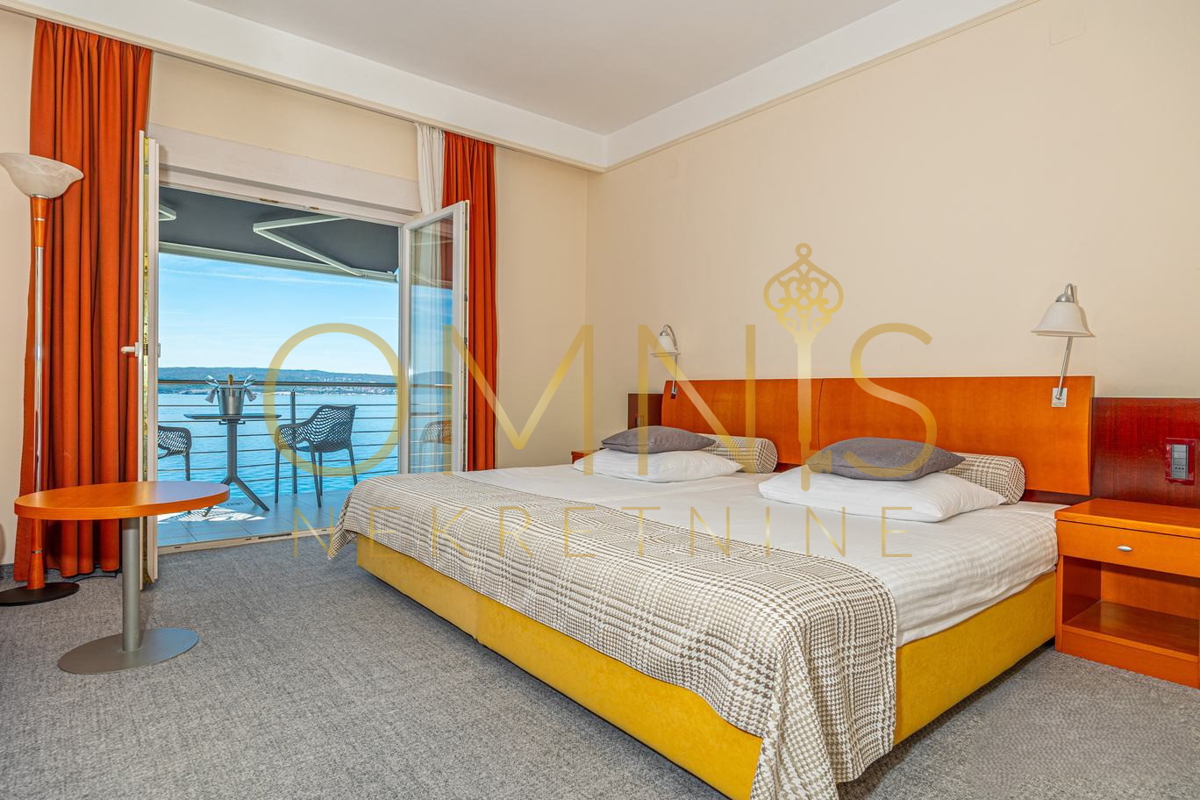 Hotel 4*, prvi vrsta ob morju – Crikvenica / Selce