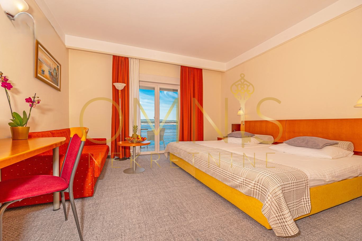 Hotel 4*, prvi vrsta ob morju – Crikvenica / Selce